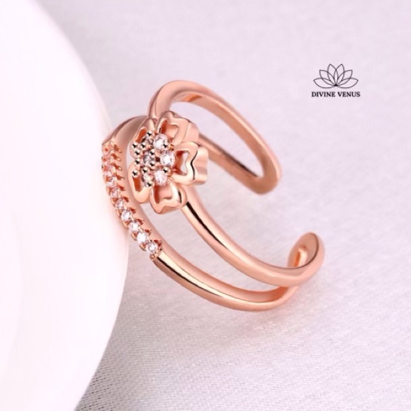 Rose Gold Flower Ring | Brass & Cubic Zirconia - Picture 7 of 7